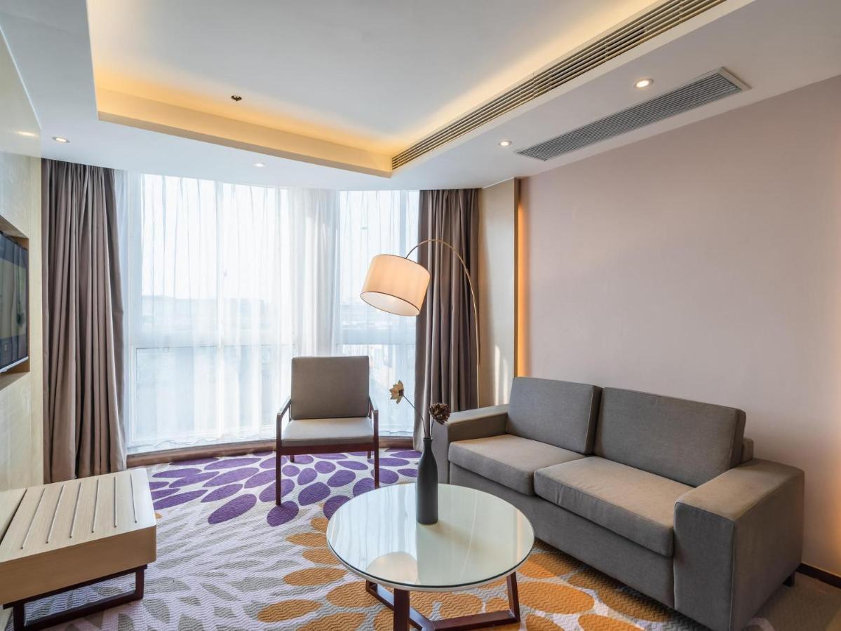 Lavande Hotel Luzhou Wanda Plaza Southwest Commercial City Eksteriør bilde